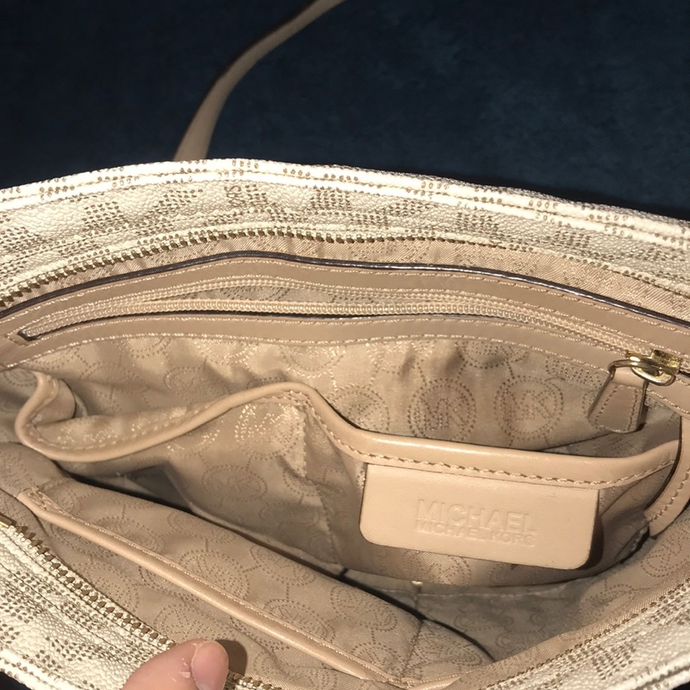 Michael Kors Purse - Picture 4 of 4